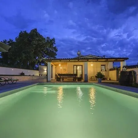 G With Pool In